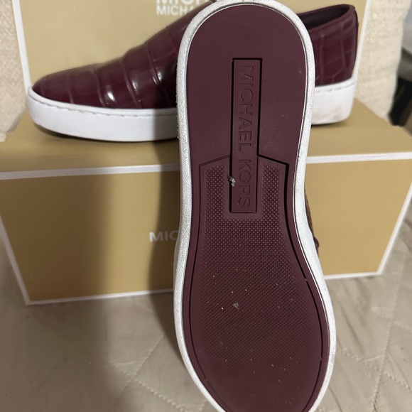 Color rojo vino, súper cómoda, original, size 6 - Picture 4 of 4